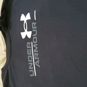 Under Armour black t-shirt